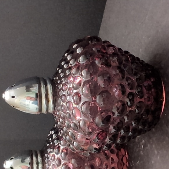 VGT, Purple Hobnail Glass Salt/Pepper Shakers. - Picture 3 of 7